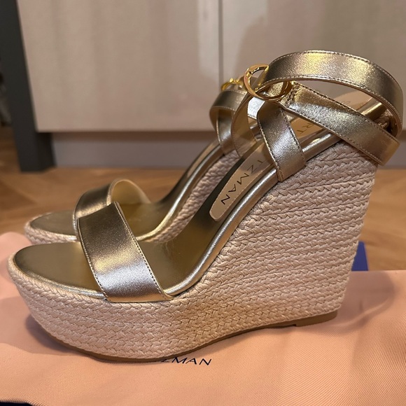 Stuart Weitzman Alex Wedge Liquid Metallic Platinum/Gold - Picture 2 of 3